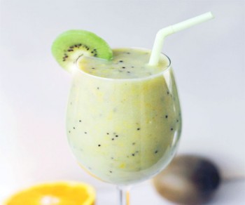 Kiwi Vanilla Yogurt Smoothie